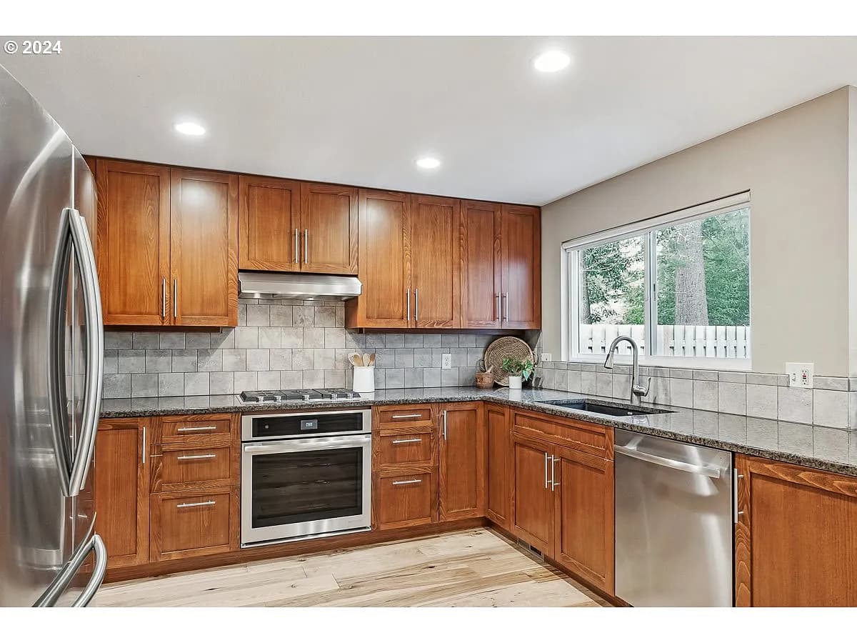 5705 SW 152nd Ave - Thumbnail 6