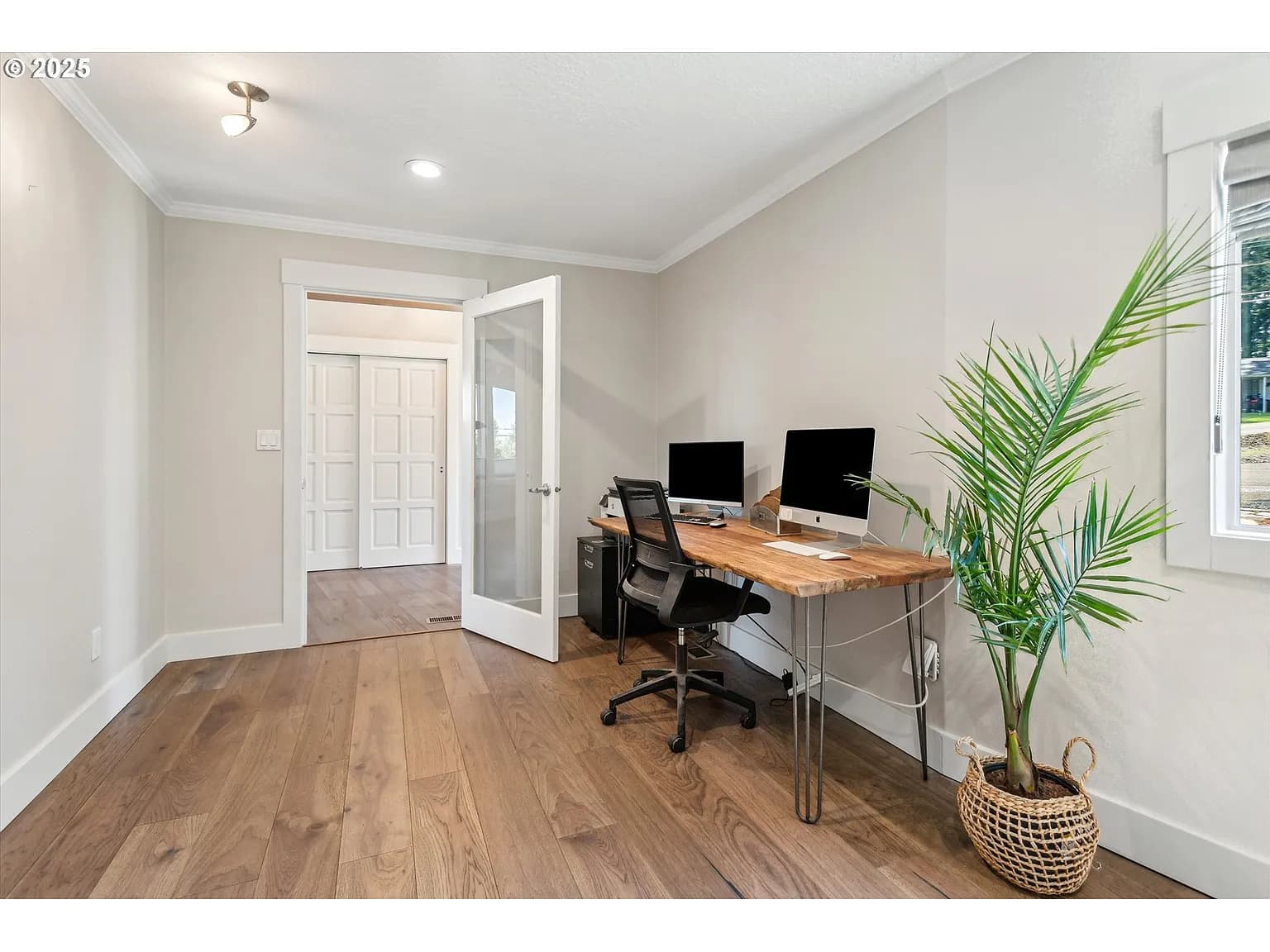 2475 Hillcrest Dr - Thumbnail 6