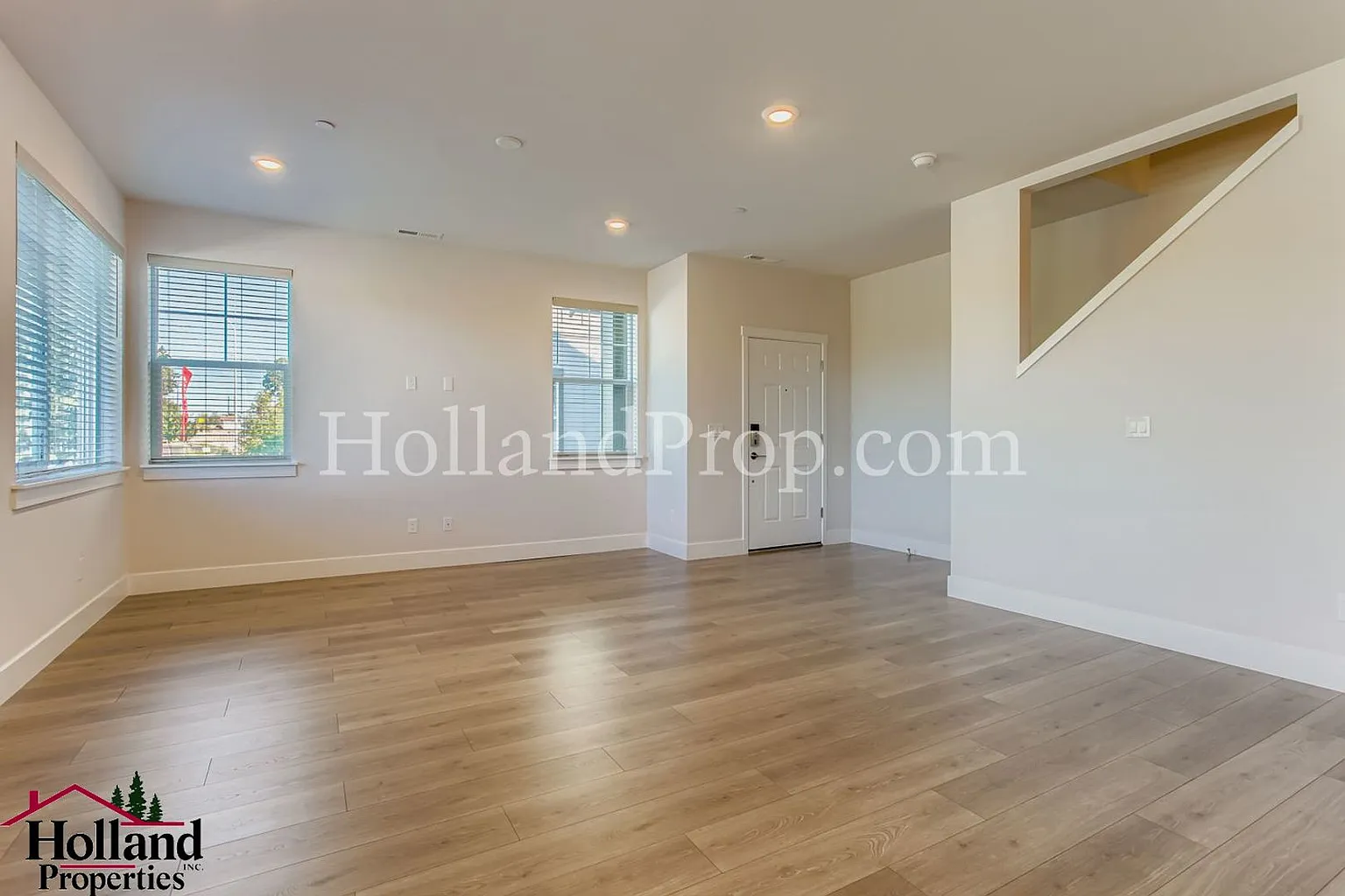 12855 SW Tabor Ter - Thumbnail 6