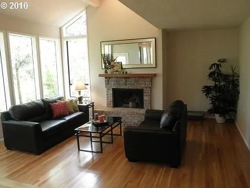 18490 Hillside Ct - Thumbnail 6