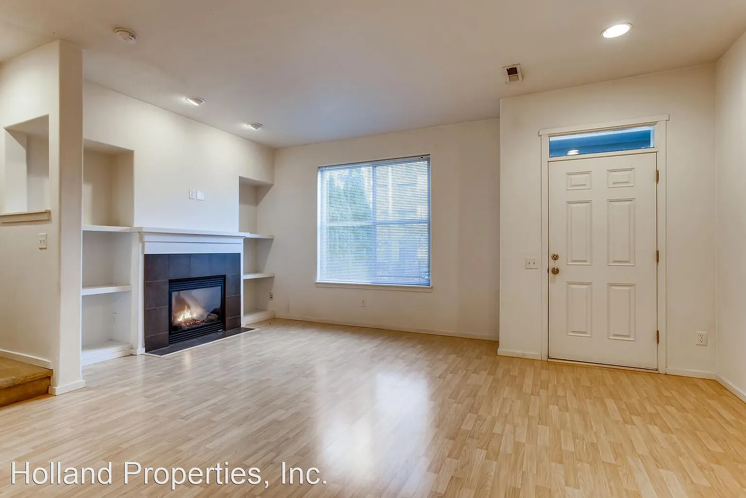 2304 NE Redelfs Way - Thumbnail 6