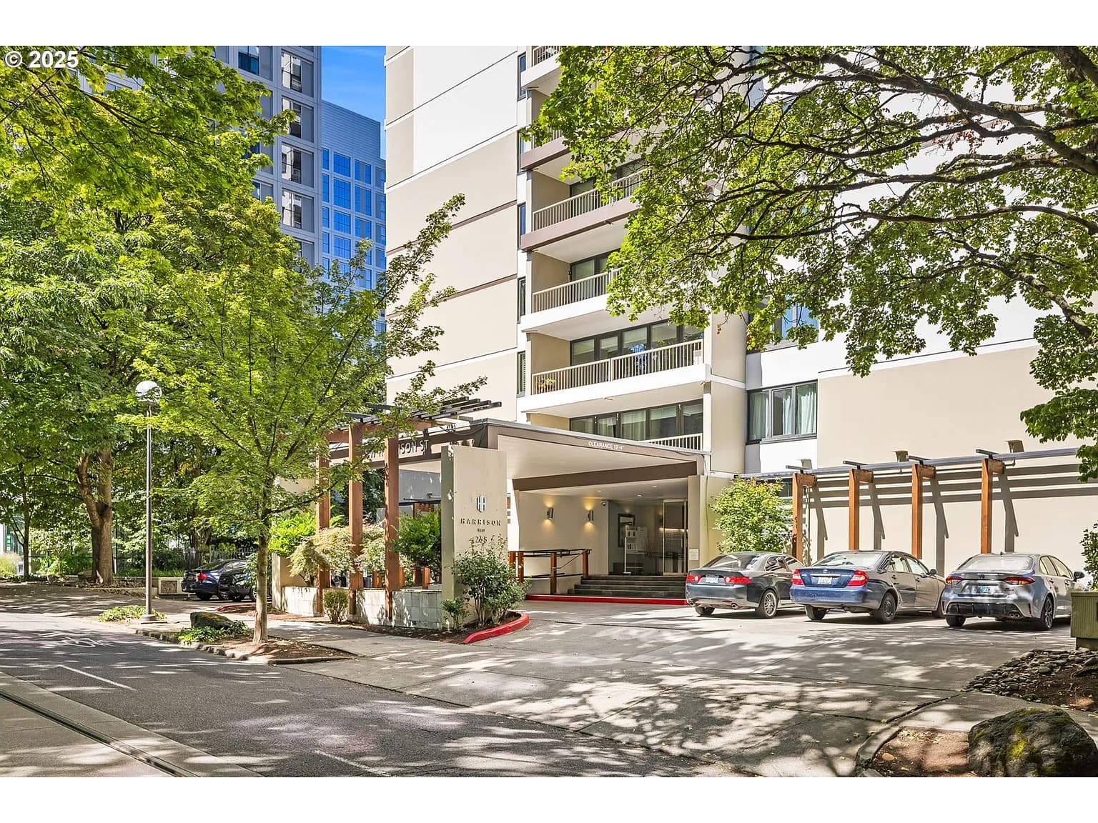 255 SW Harrison St APT 4C - Thumbnail 4