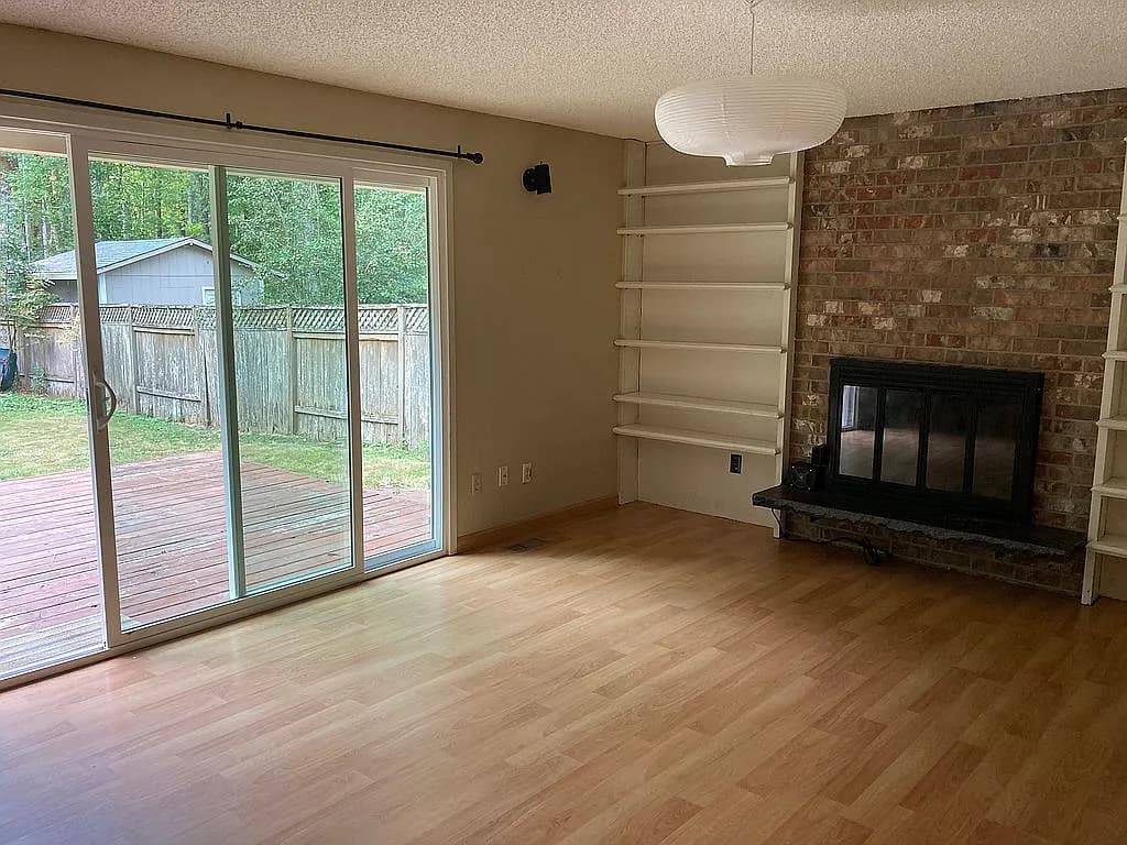 17940 Frances St - Thumbnail 2