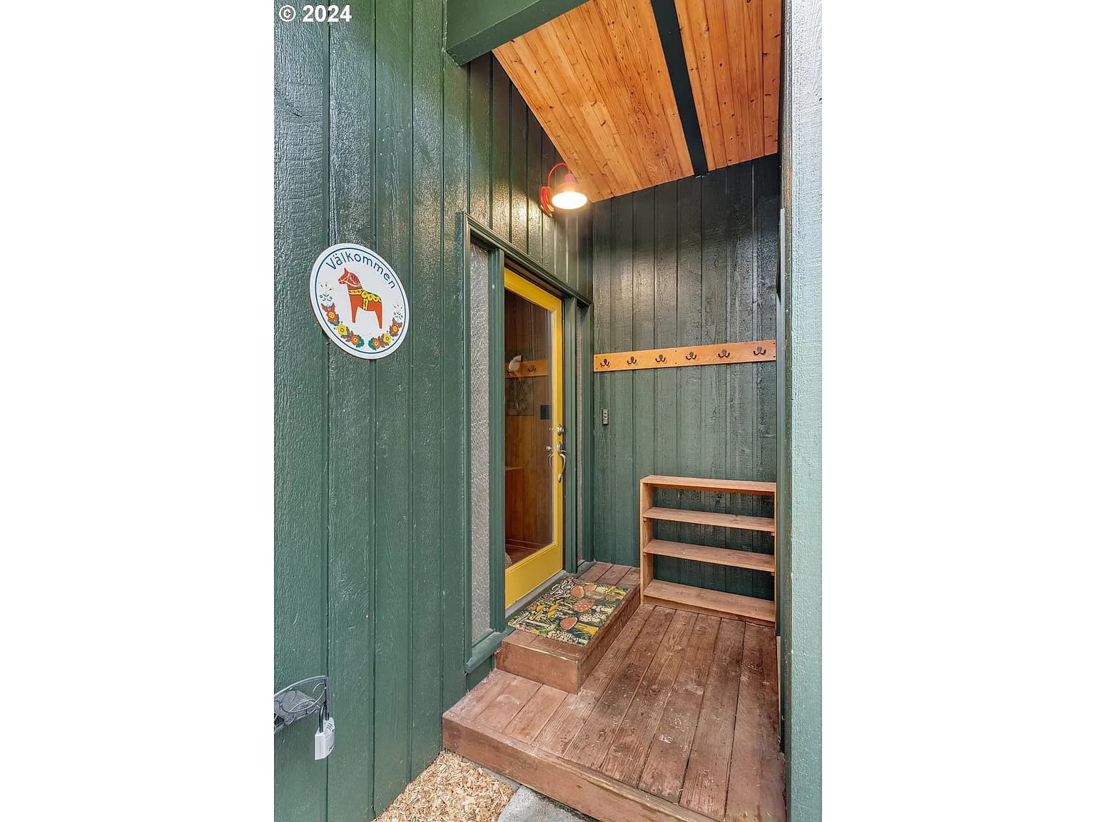 2085 Sylvan Way - Thumbnail 4