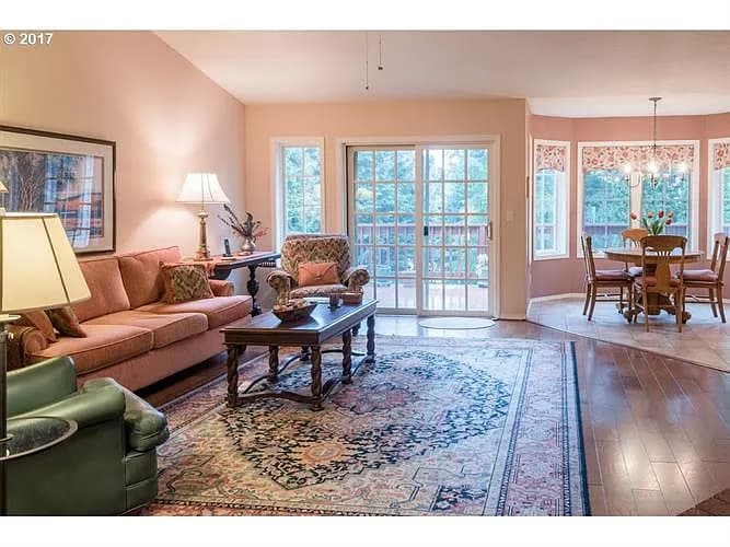 2218 Parkview Ct - Thumbnail 4