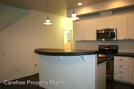 2310 NE Redelfs Way - Thumbnail 5