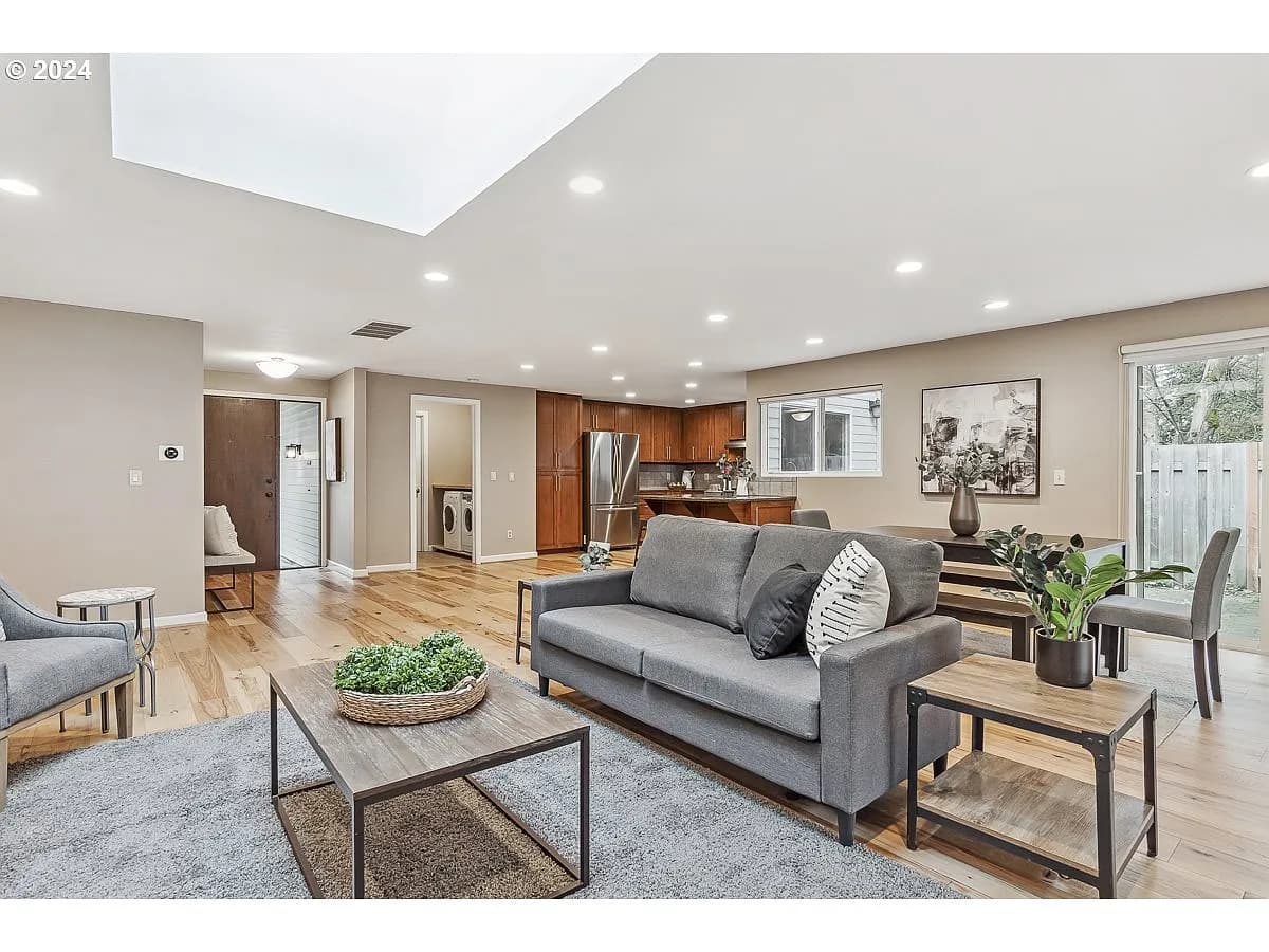 5705 SW 152nd Ave - Thumbnail 4