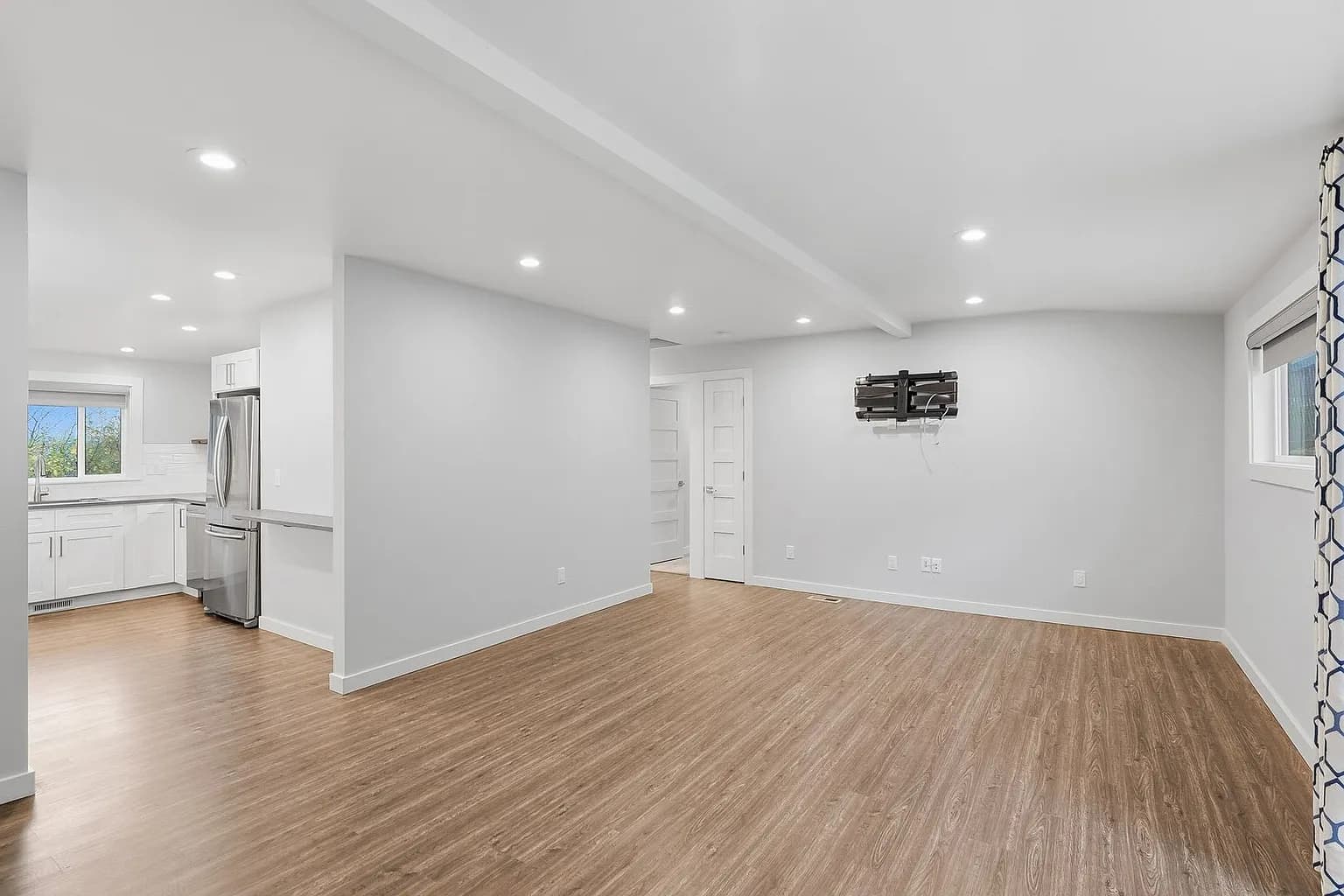 18308 Upper Midhill Dr - Thumbnail 4