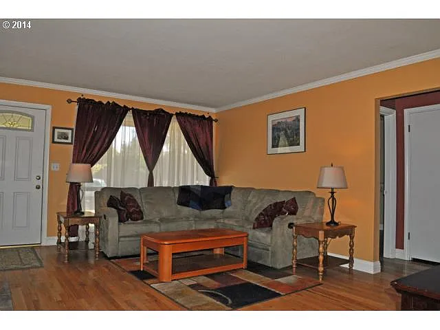 9657 SE 44th Ave - Thumbnail 2