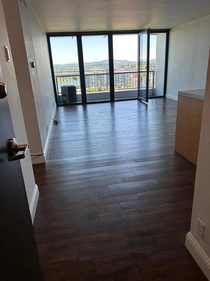 111 SW Harrison St APT 11G - Thumbnail 3