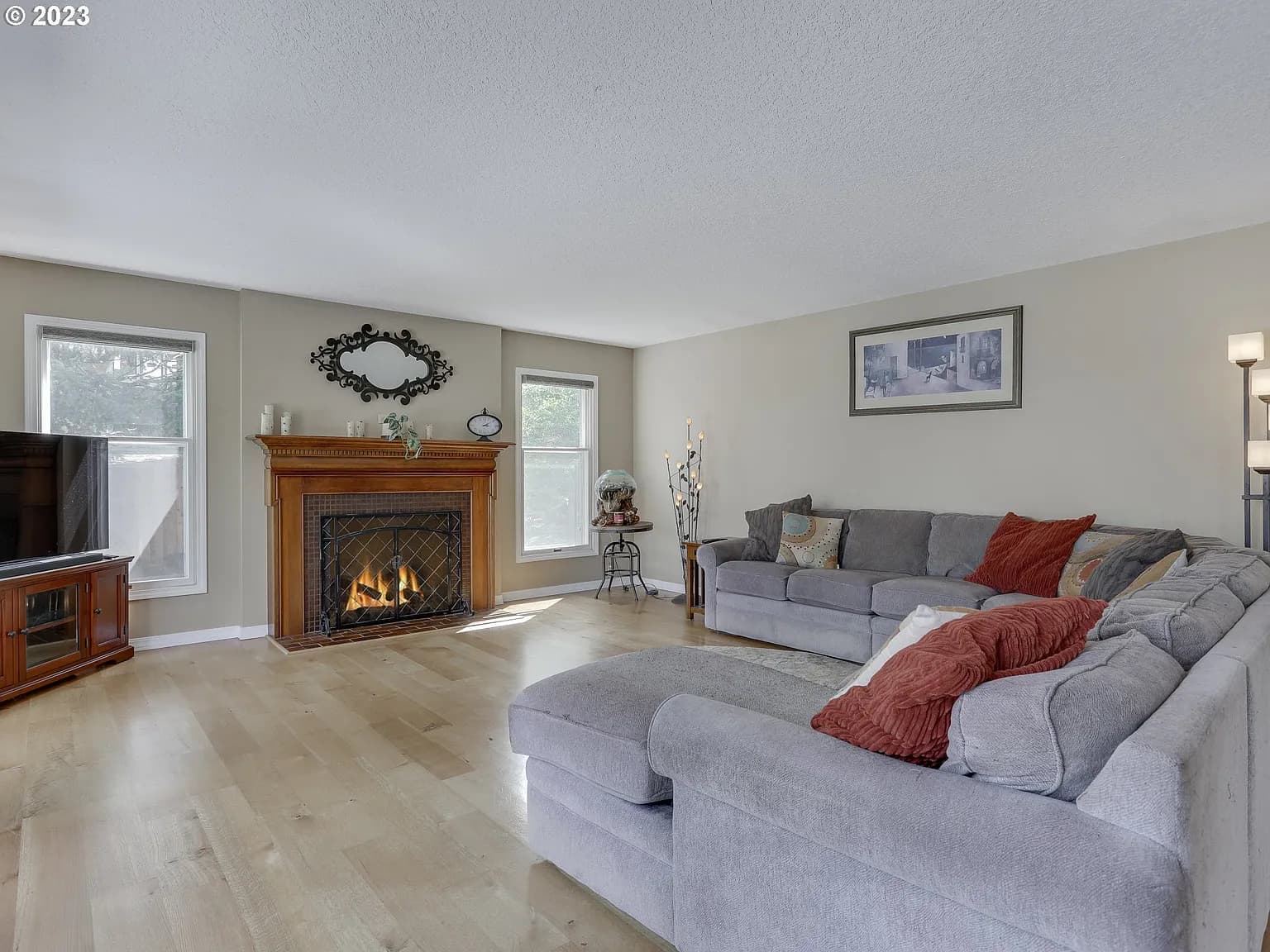 2140 Valley Ct - Thumbnail 4