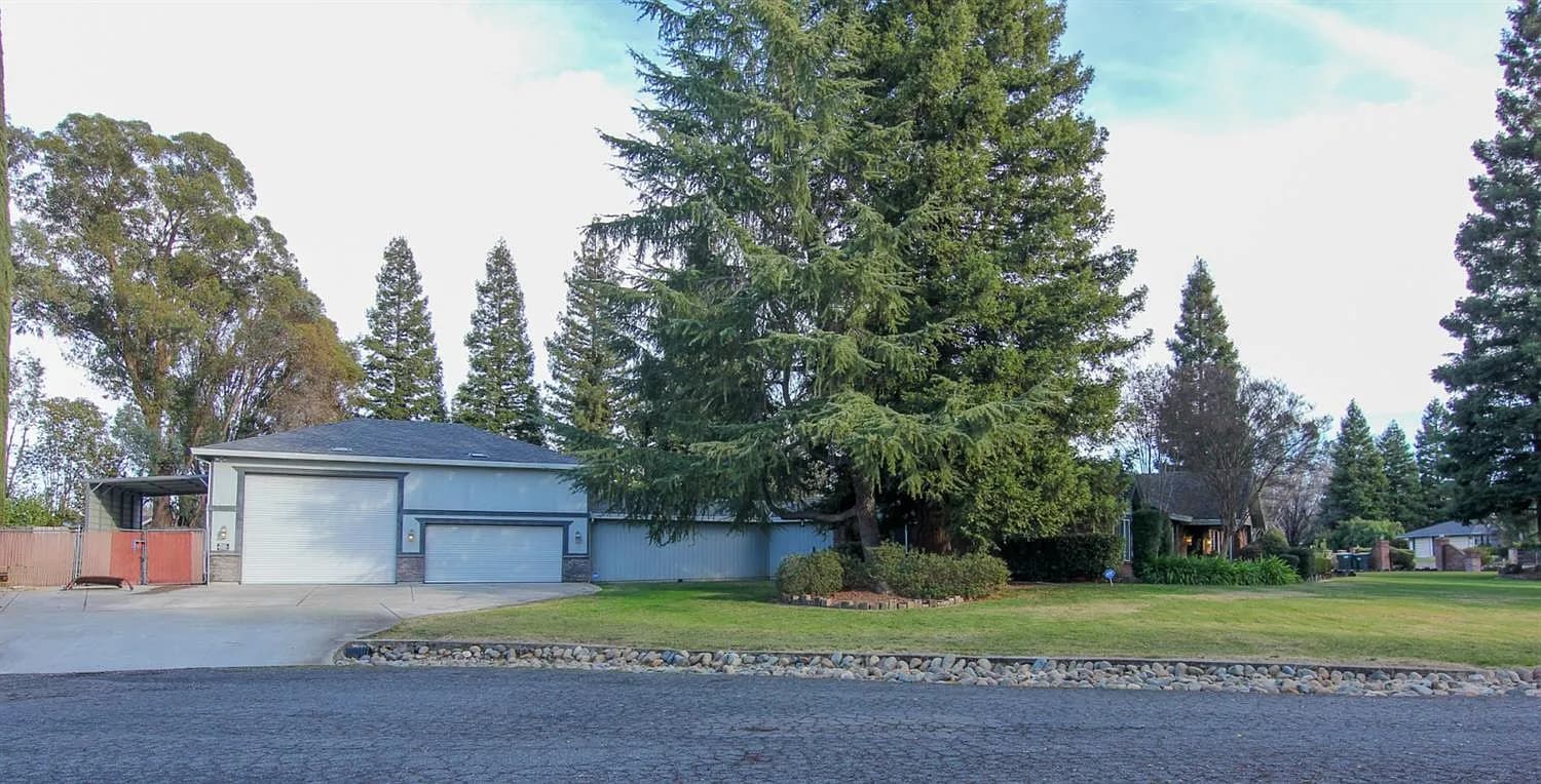 8779 Killdee Ct - Thumbnail 3