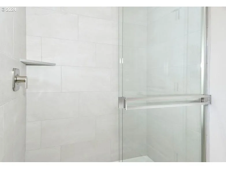 18995 SW Twin Peaks Ln - Thumbnail 2