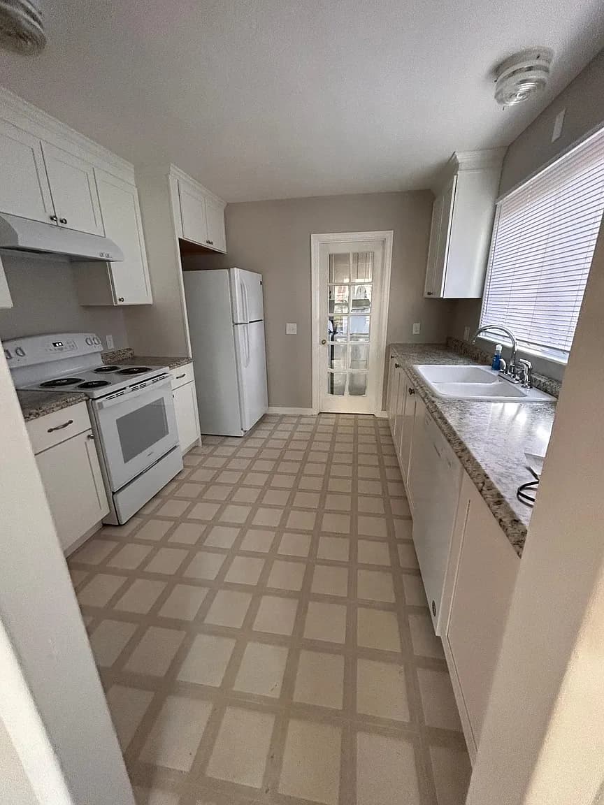 3920 SE 71st Ave - Thumbnail 5