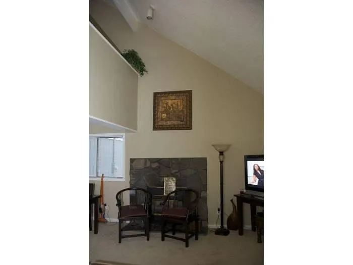 2798 Robinwood Way - Thumbnail 4