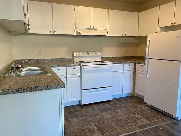 7705 SW Pfaffle St #108 - Thumbnail 3