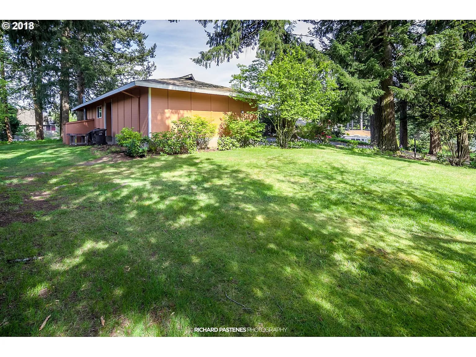 673 Marylhurst Dr - Thumbnail 2