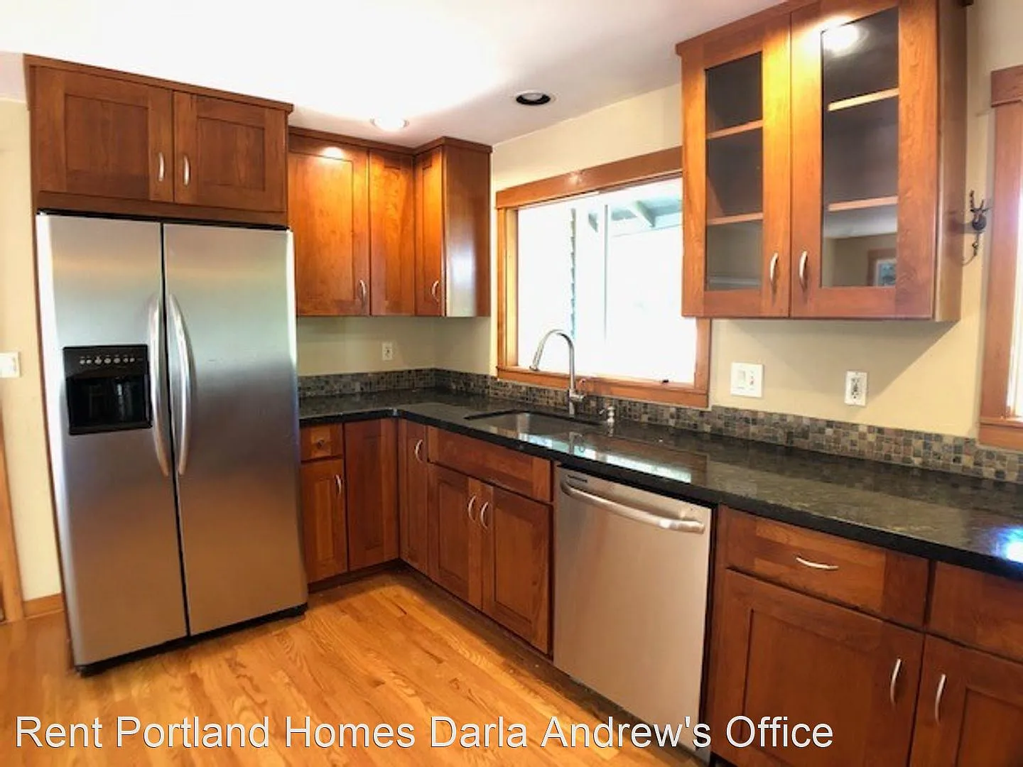 2433 Woodhill Ct - Thumbnail 5