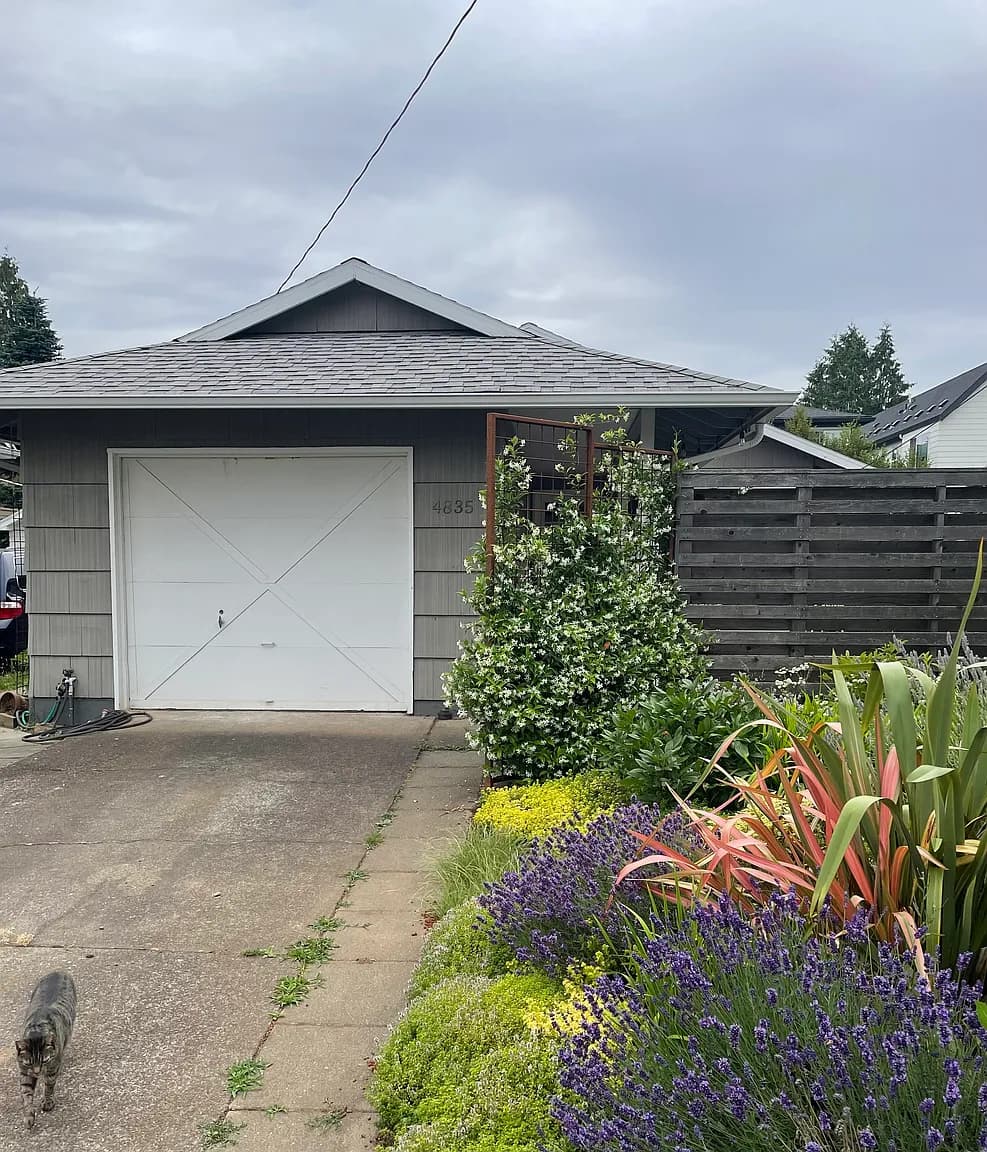 4835 SE 76th Ave - Thumbnail 2