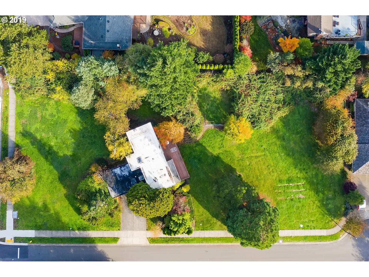 19310 Suncrest Dr - Thumbnail 5