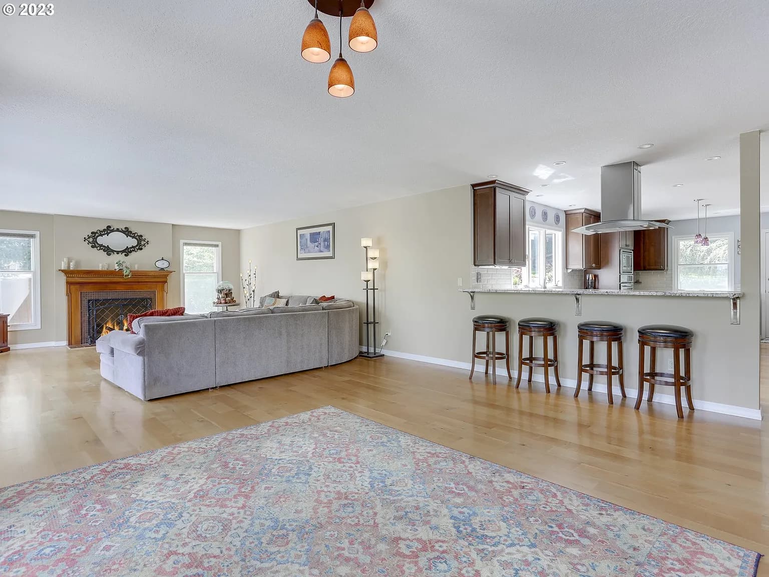 2140 Valley Ct - Thumbnail 6