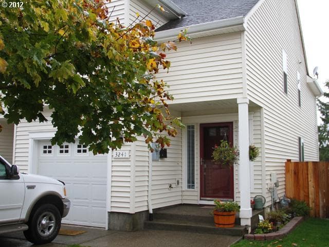 3241 NW Banff Dr, Portland, OR 97229